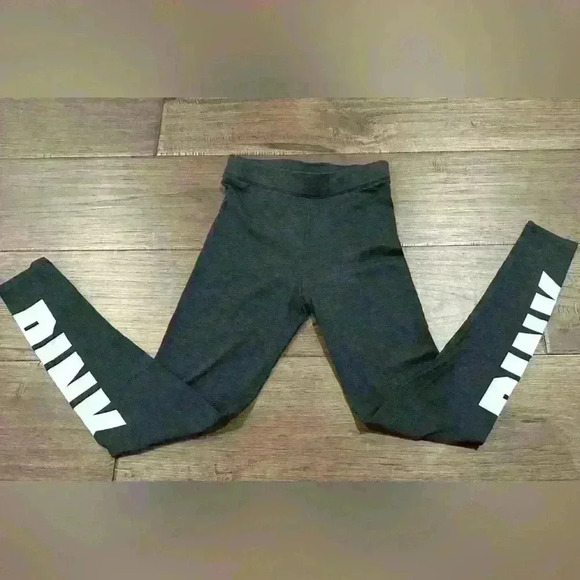 Dark GRAY VS "Pink" GRAY COLOR Leggings - Picture 3 of 5